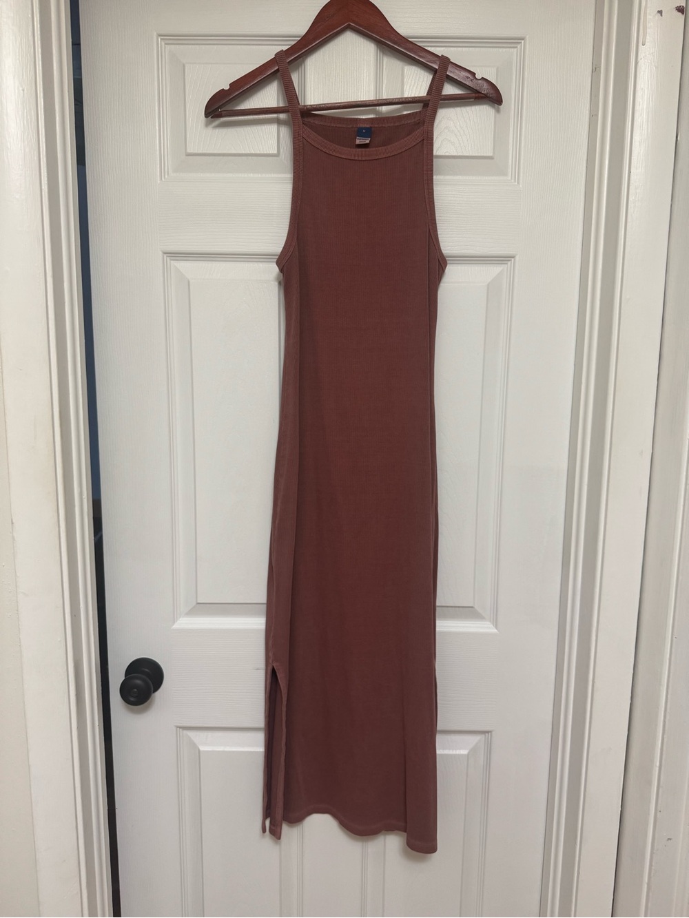 Old Navy Sleeveless Maxi Dress in Rust Brown